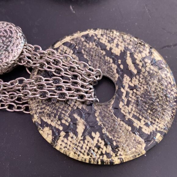 Chico’s Women’s Faux Snakeskin Belt with Silvertone Chain Accent Fashion Belt - Picture 3 of 4